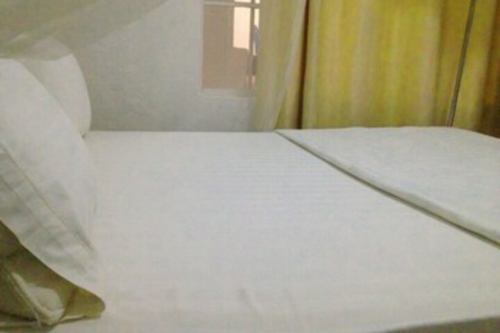 Room 12 of 25