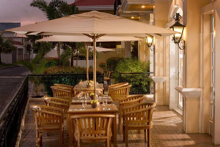 Dining Photos