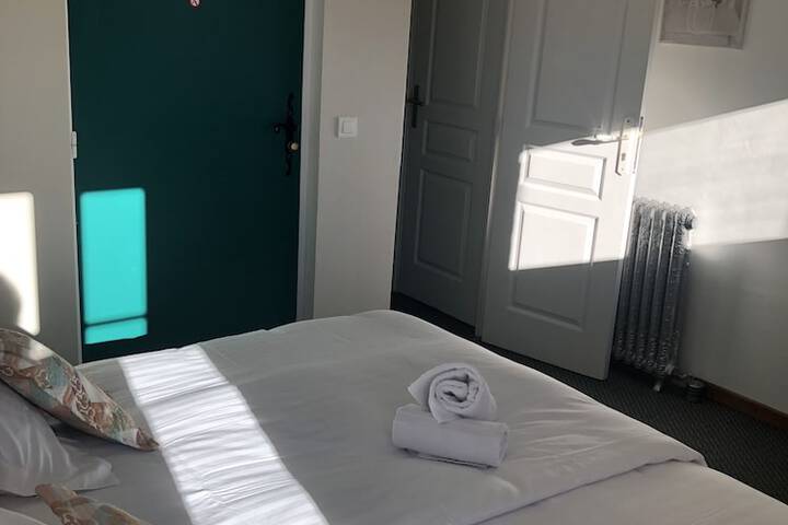 Room 10 of 86