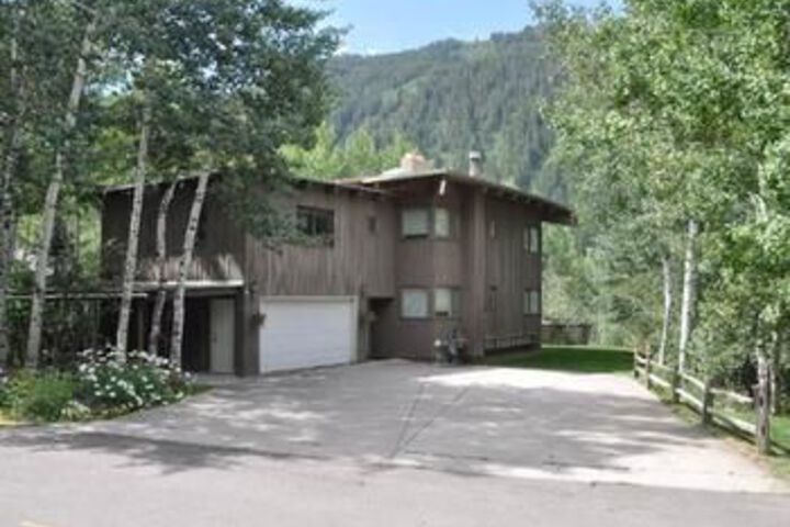 Exterior of 244 Eastwood Residence East End Aspen Home by McCartney