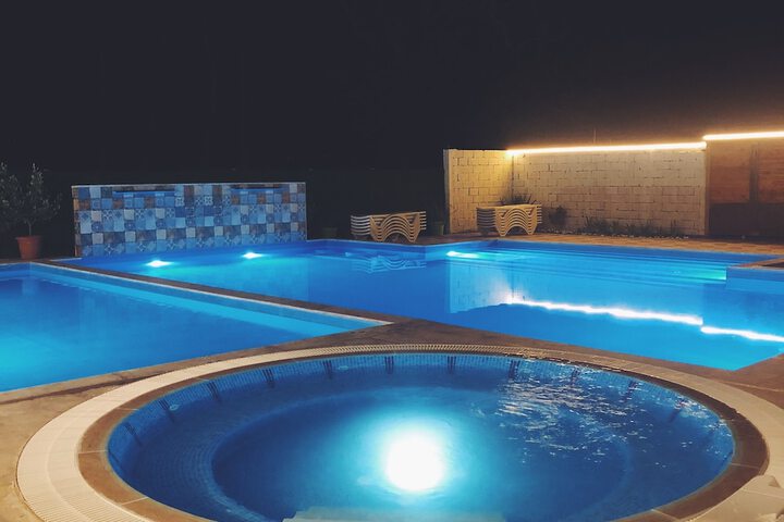 Pool 43 of 79