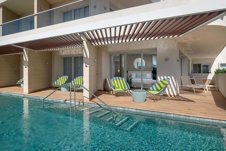 Pool 106 of 271