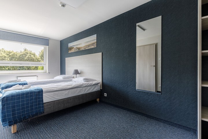 Room 12 of 66