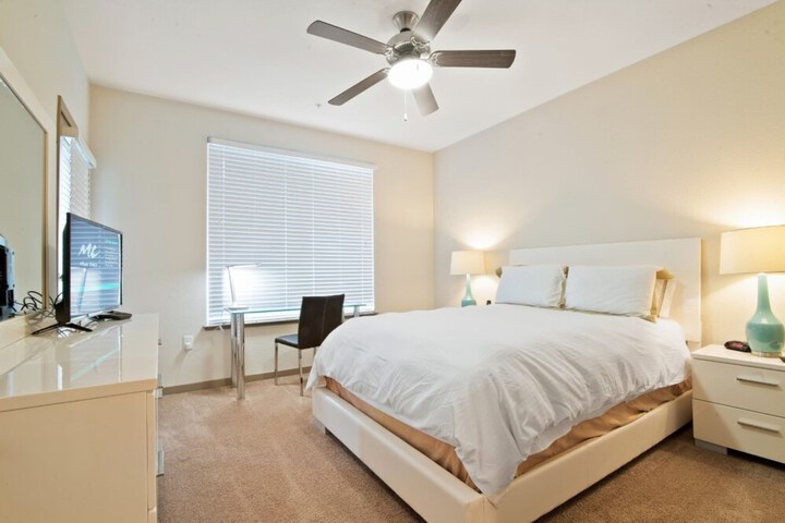 Room 4 of 43