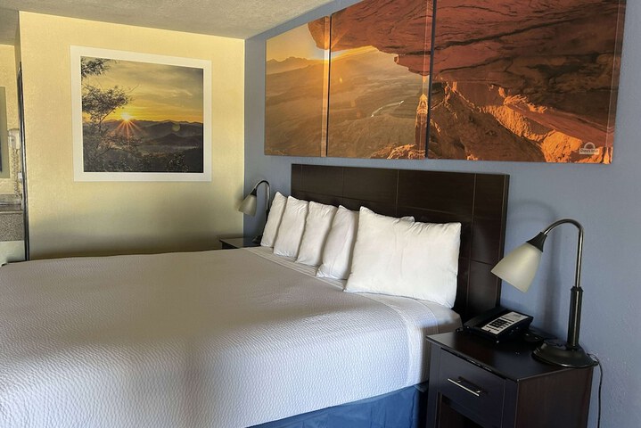 Room 12 of 42