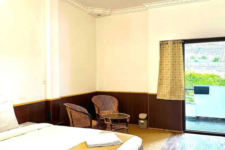 Room 3 of 11