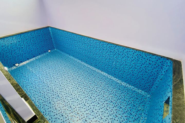 Pool 40 of 50