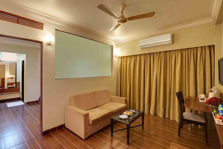 Room 14 of 34