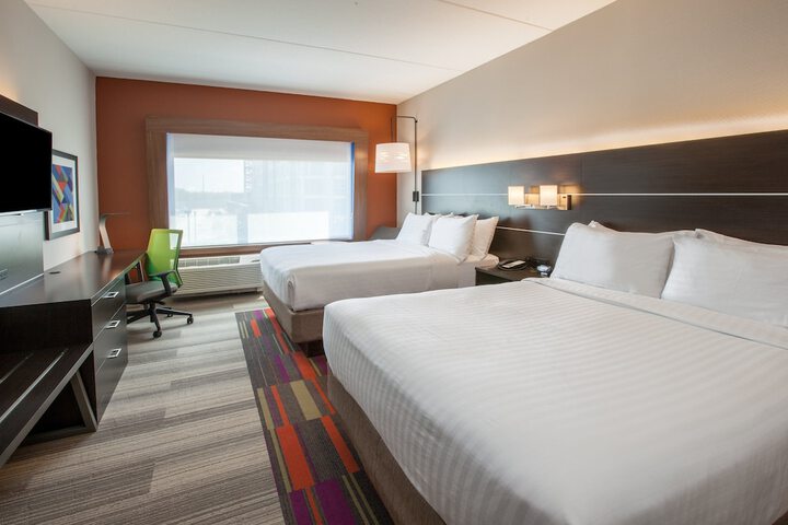 2 Queen Beds (6 of 6)