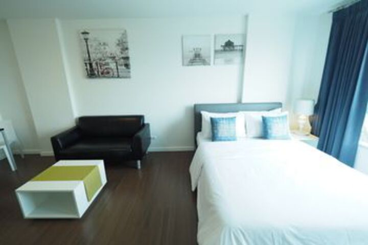 Room 5 of 32