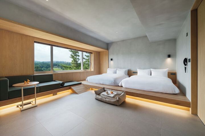 Room 5 of 120