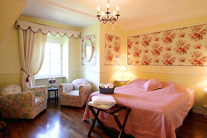 Room 2 of 45
