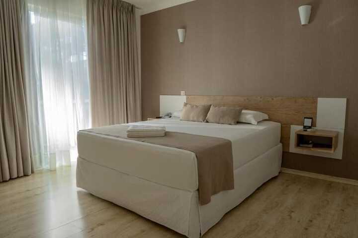 Room 15 of 44