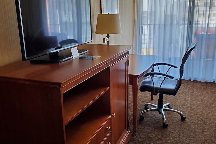 Room 10 of 46