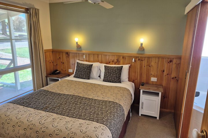 Room 6 of 48