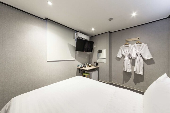 Room 18 of 20