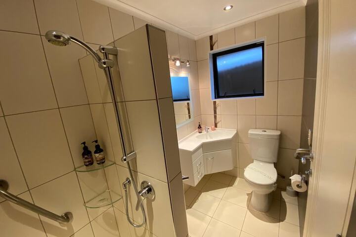 Room 10 of 20