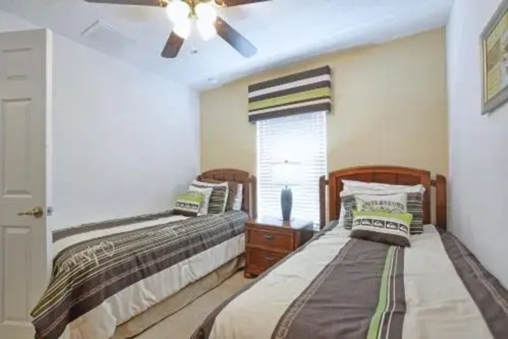 Room 3 of 10