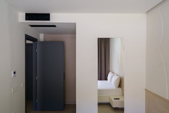 Room 2 of 44