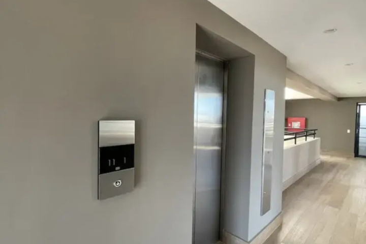 Room 12 of 18