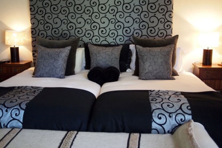 Room 10 of 72