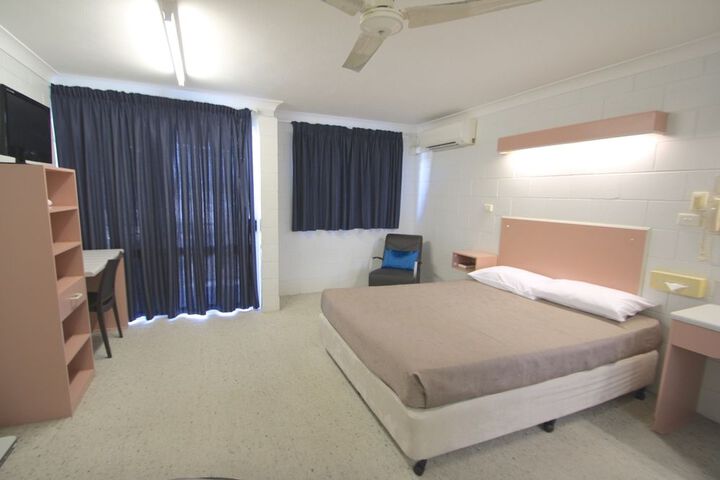 Room 8 of 28