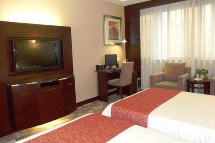 Room 10 of 15