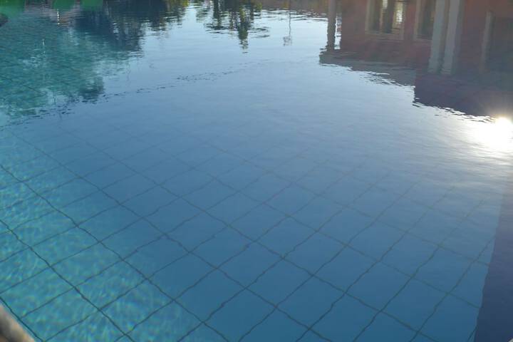 Pool 17 of 25