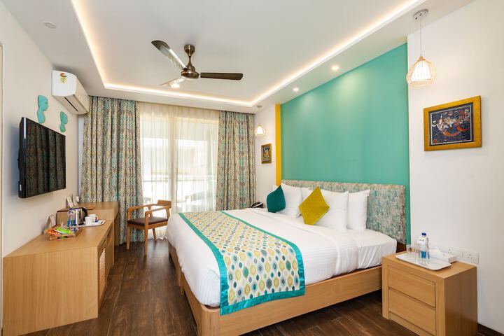 Room 4 of 24