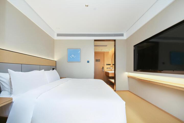 Room 16 of 18