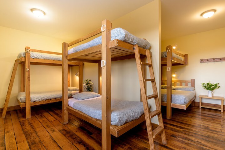 Room 8 of 14