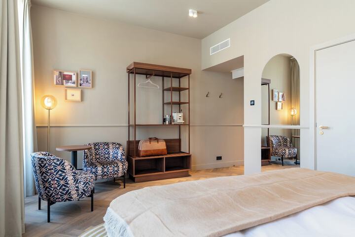 Room 16 of 54