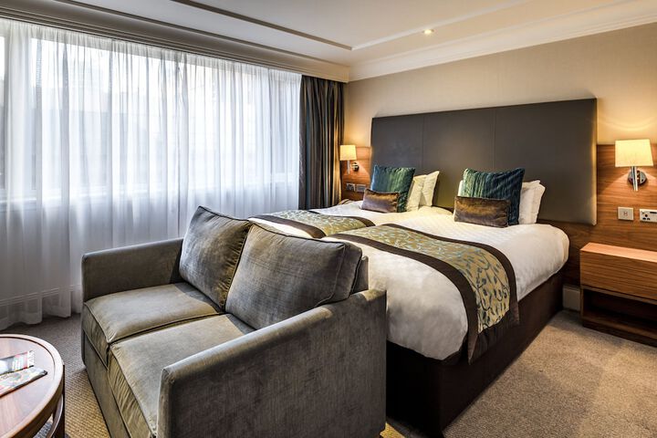 Room 32 of 128