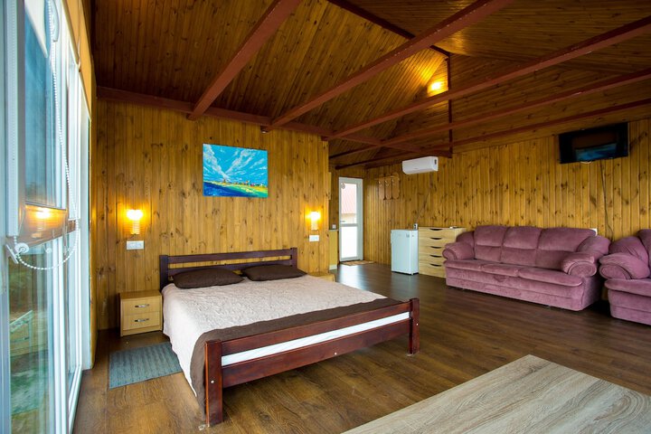 Room 25 of 29