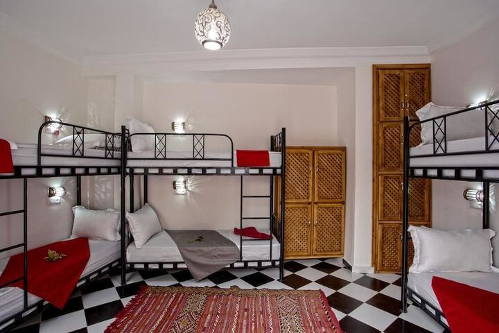 Room 8 of 43