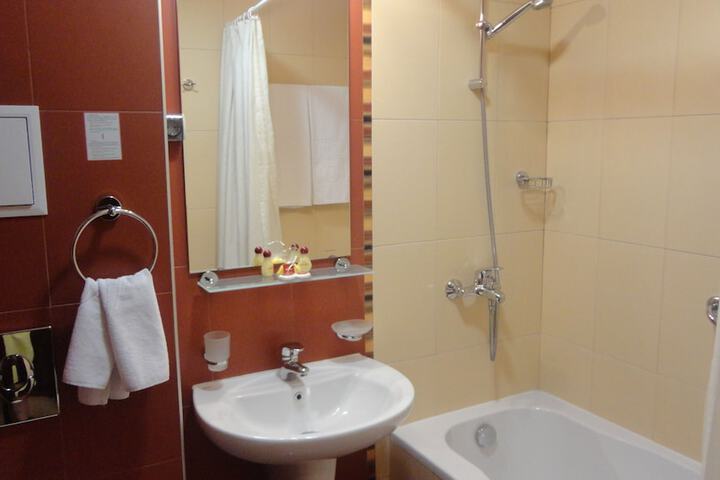 Room 73 of 93