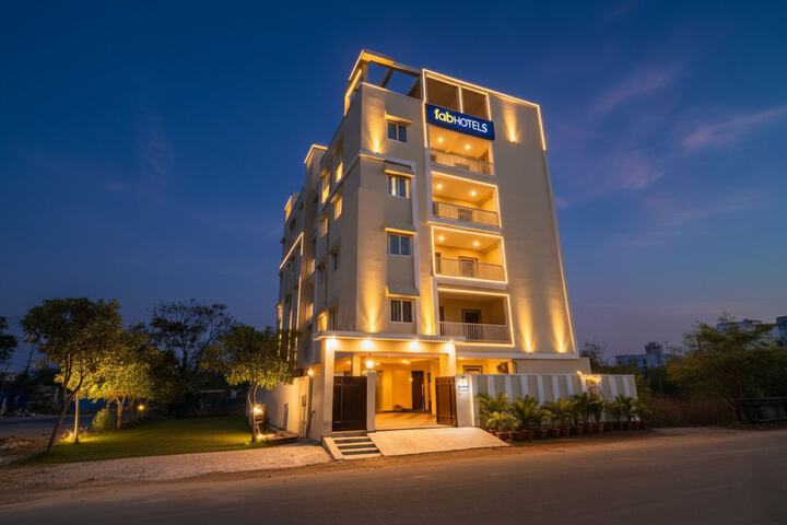 Fabhotel Rk Suites