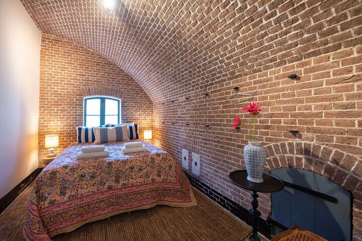 Room 17 of 120