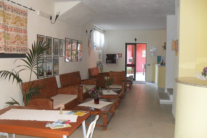 Entrance & Lobby