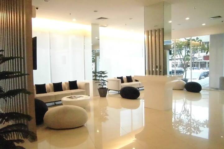 Entrance & Lobby