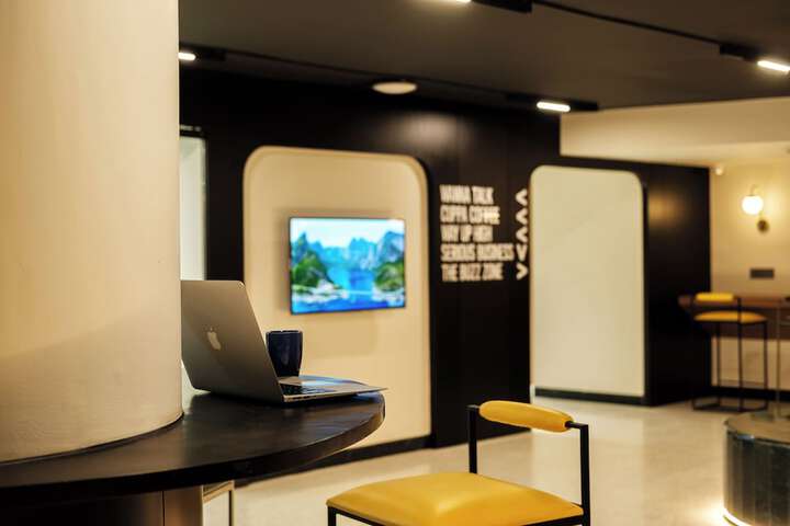 Hotel Interior 19 of 141