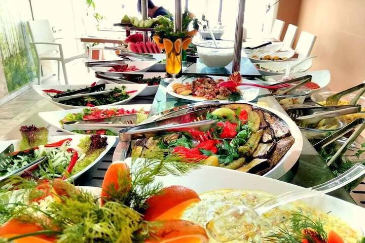 Dining 53 of 82