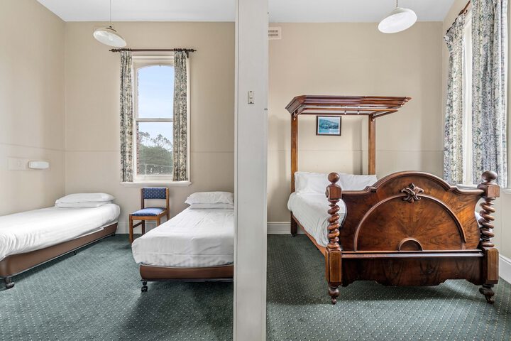 Room 4 of 30