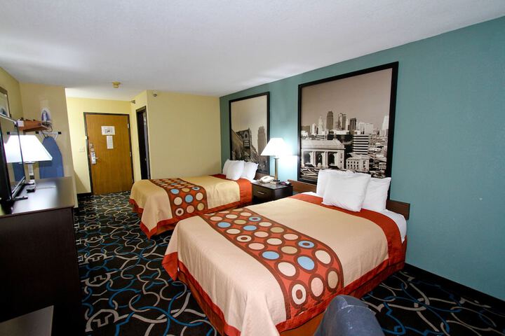 2 Double Beds (6 of 9)