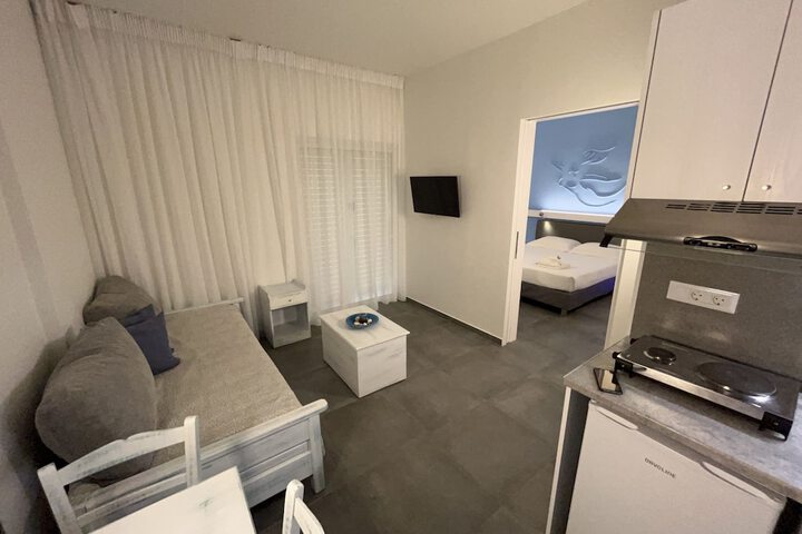 Room 32 of 172