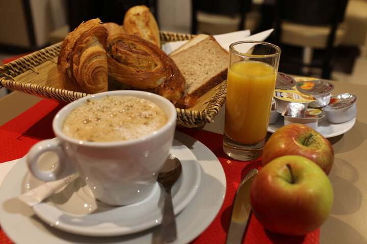 Breakfast/Coffee Service 24 of 37