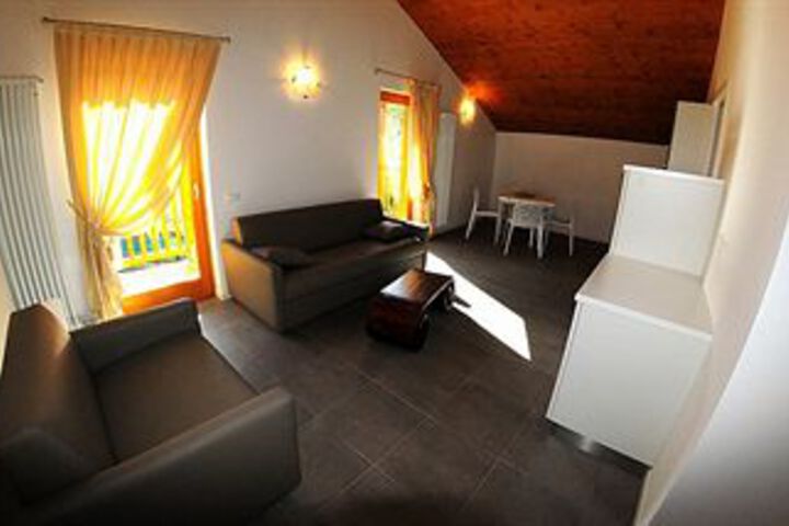 Room 27 of 27