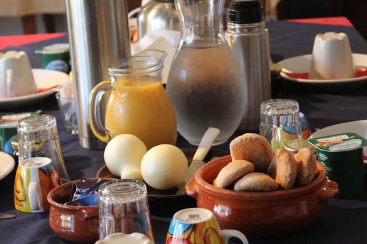Breakfast/Coffee Service 9 of 11