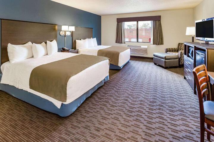 2 Queen Beds (4 of 4)