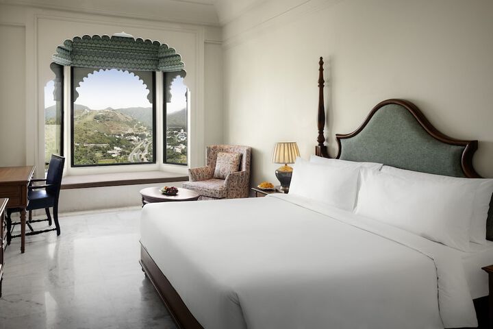 Room 21 of 36